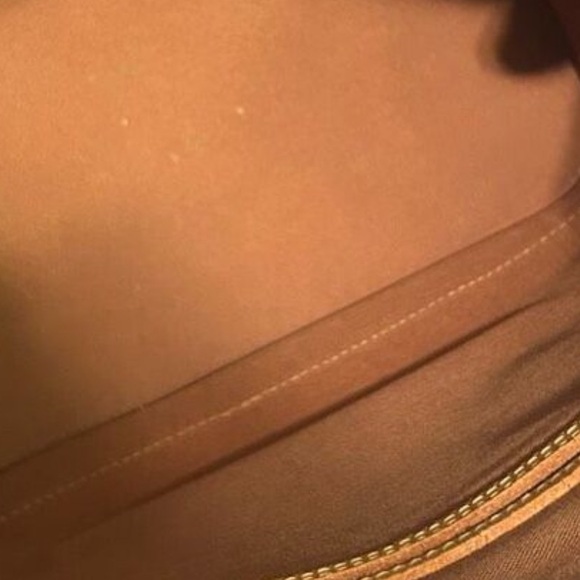 Authentic pre-love Louis Vuitton handbag this is pre-love, but in good condition - Picture 11 of 12